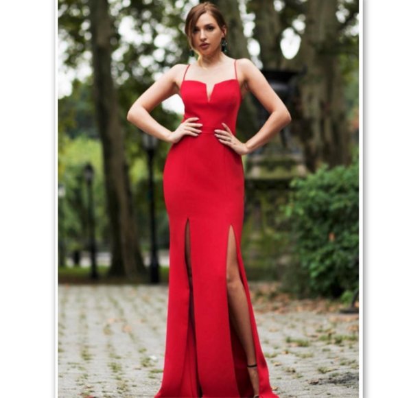 NWT! Xscape Long Crepe Gown Dress Double Slit Red 4 - Picture 1 of 4